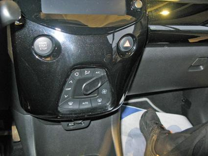 ProClip do Toyota AYGO 14-21