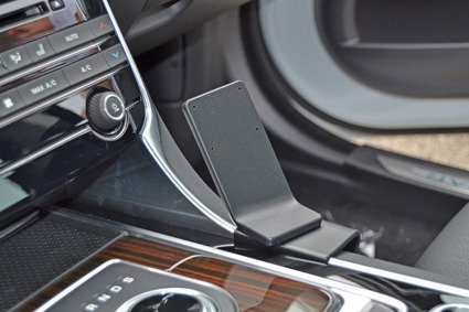 ProClip do Jaguar XE 16-18