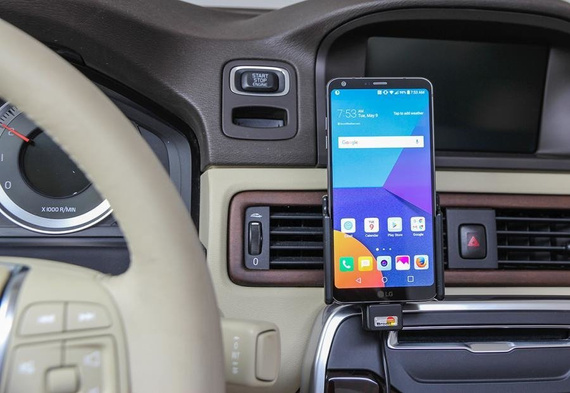 Uchwyt do LG G6 z wbudowaną ładowarką samochodową