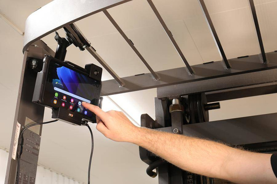 Uchwyt aktywny z blokadą na kluczyk do Samsung Galaxy Tab Active 3, SM-T570/SM-T575 w oryginalnym futerale