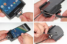 Uchwyt uniwersalny regulowany do smartfonów bez futerału oraz w futerale lub etui o wymiarach: 75-89 mm (szer.), 12-16 mm (grubość) z wbudowanym kablem USB-C oraz ładowarką samochodową